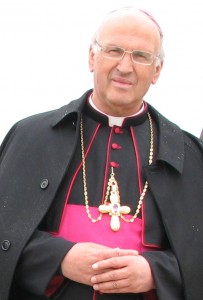 mons__giuseppe_molinari_arcivescovo_dell_aquila_-_28_aprile_2009_-_ivan_maffeis